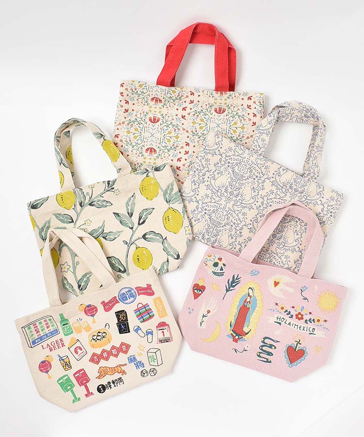 2309-36  ミニチュアトートサシェ 香り袋  青い小花 ブルー ラベンダー 2309-36 ミニチュアトートサシェ 香り袋 青い小花 ブルー ラベンダー