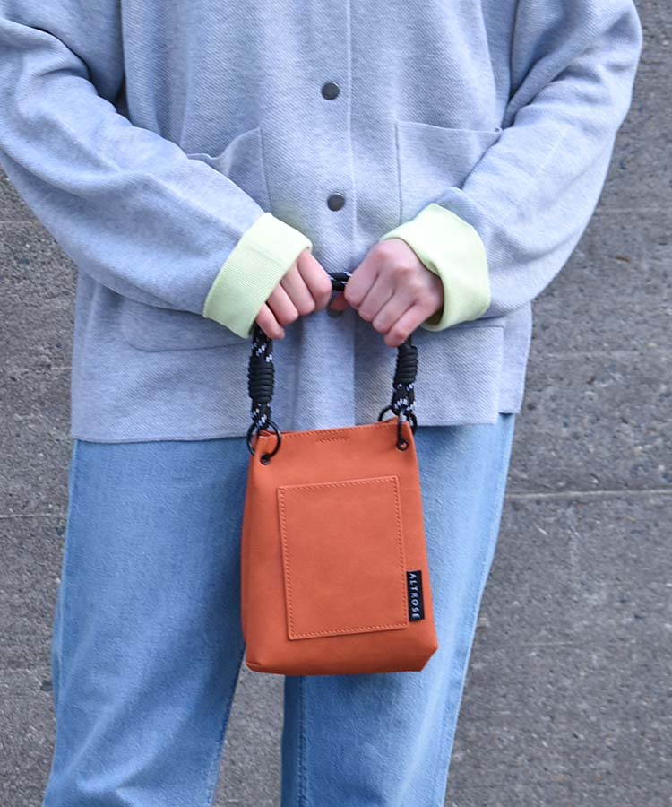 U379 allureville オックスバックバルーンショートブルゾン 2 M quilted bucket crossbody | organized pockets, lightweight, water