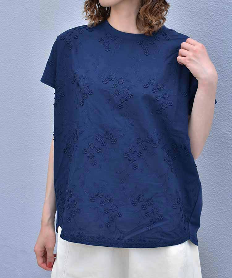 フラワー3D刺繍TシャツNO1 | Bleu Bleuet（ブルーブルーエ）公式通販
